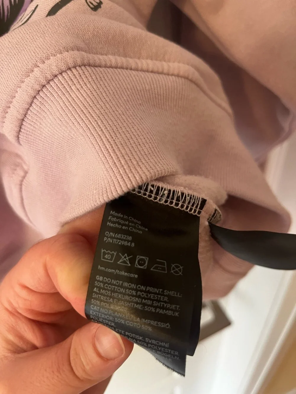 (2/$20)H & M Fleetwood Mac Lavender Graphic Sweatshirt - Picture 7 of 7